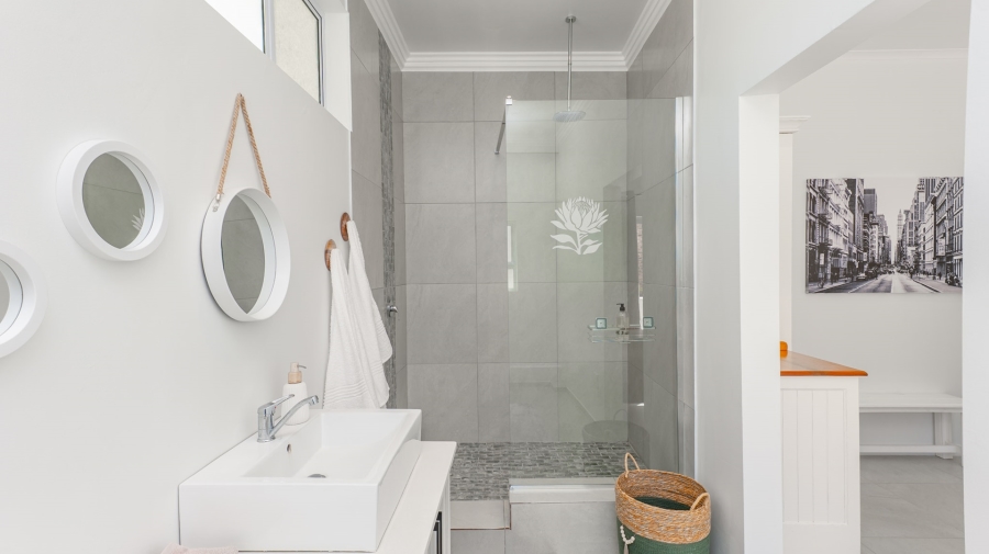 4 Bedroom Property for Sale in Struisbaai Western Cape